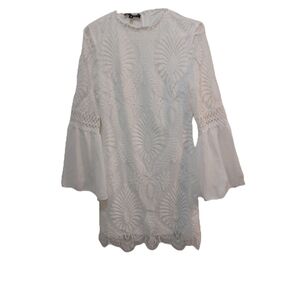 Eilly Bazar White Bell Sleeved Crochet/Lace Dress Size Medium (M)